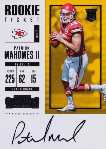 Patrick Mahomes — 2017 Contenders #303 Rookie Ticket Auto